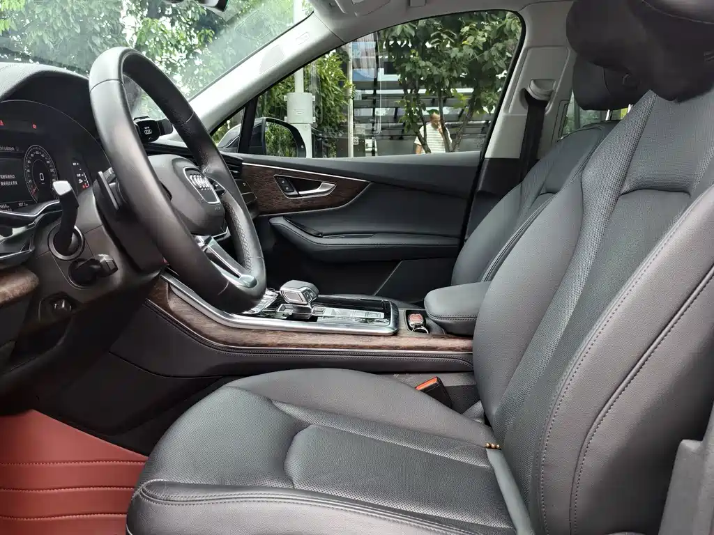 Audi Q7 — миниатюра 7