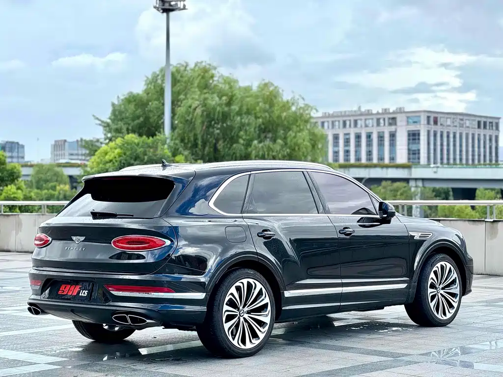 Bentley Bentayga PHEV — миниатюра 4