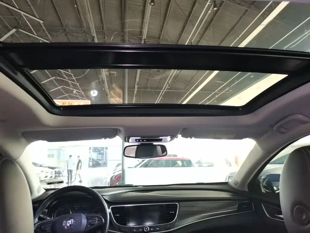 Buick LaCrosse — миниатюра 18