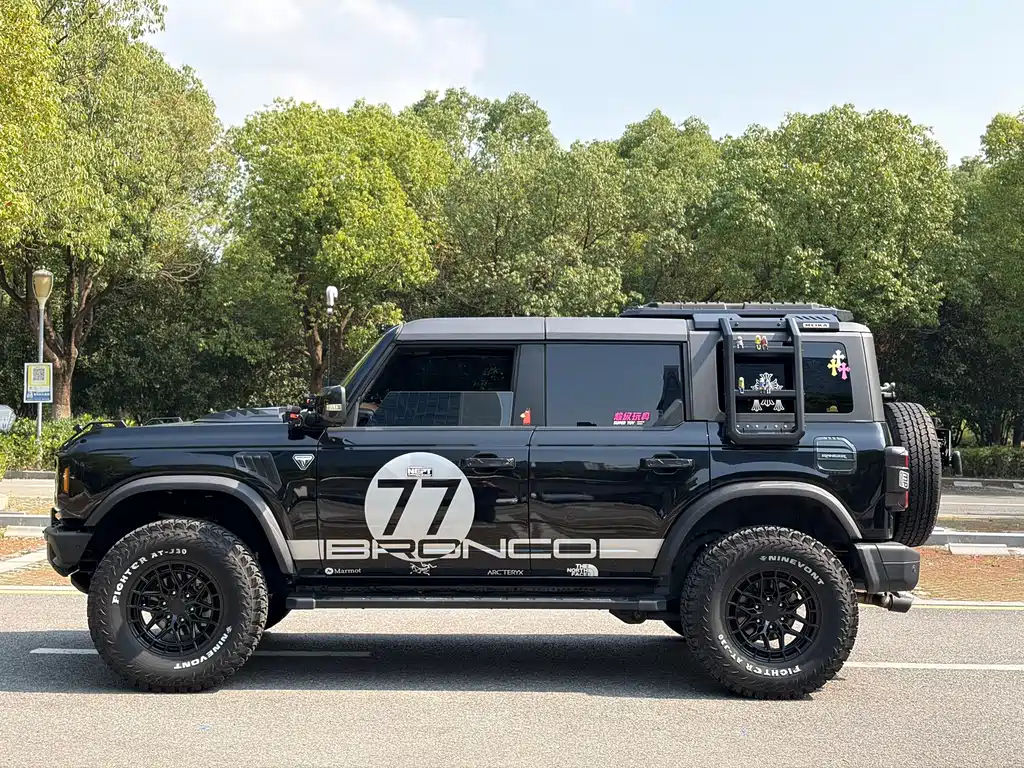Ford Bronco — миниатюра 11