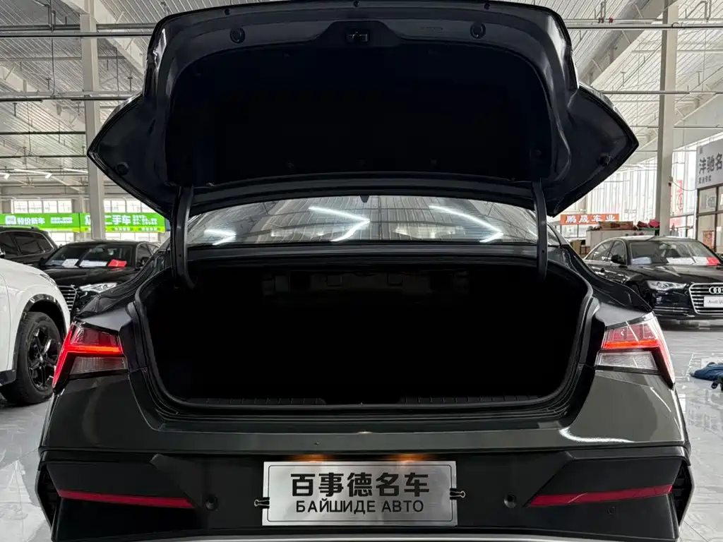 Hyundai Elantra — миниатюра 20