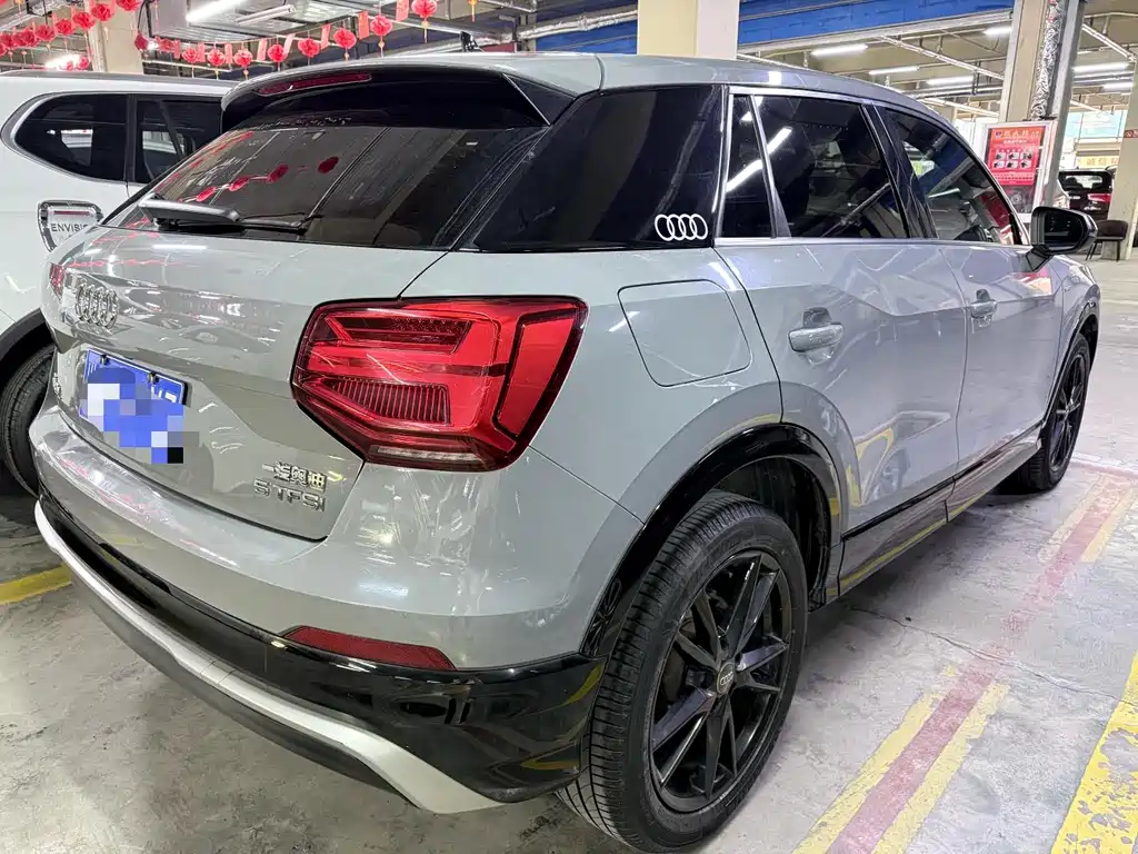 AUDI Q2L