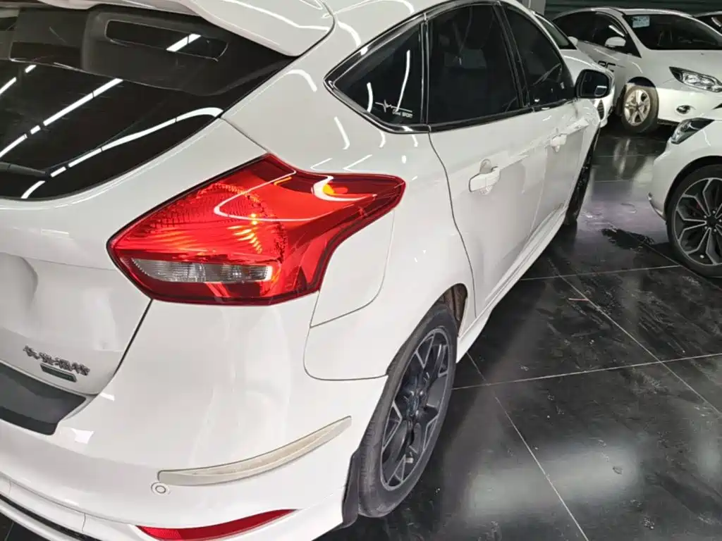 Ford Focus — миниатюра 8