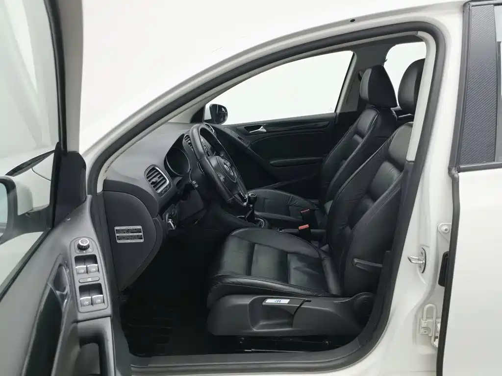 Volkswagen Golf — миниатюра 10