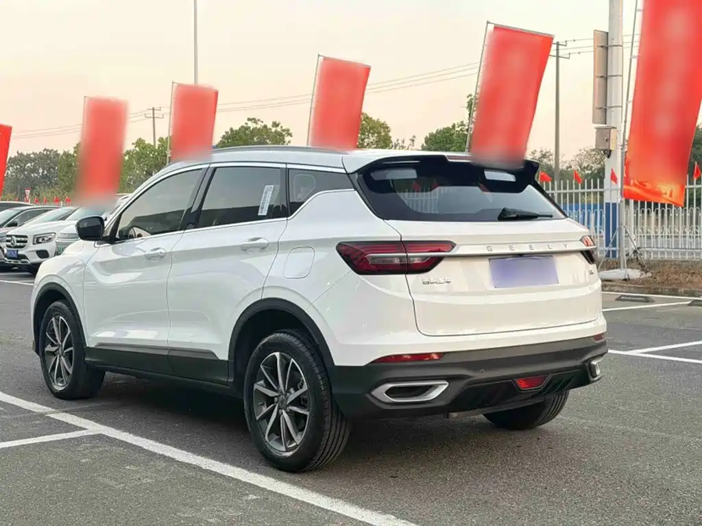 Geely Binyue — миниатюра 8