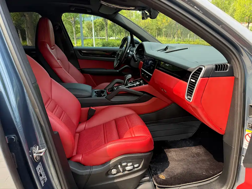 Porsche Cayenne — миниатюра 10