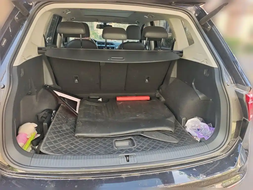 Volkswagen Tiguan L — миниатюра 10