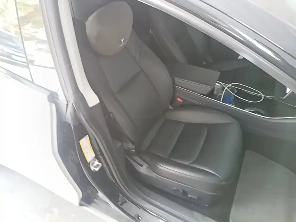 Tesla Model 3 — миниатюра 25