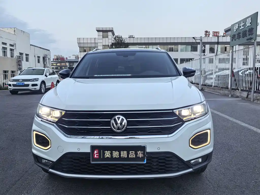 Volkswagen T-Roc — миниатюра 2