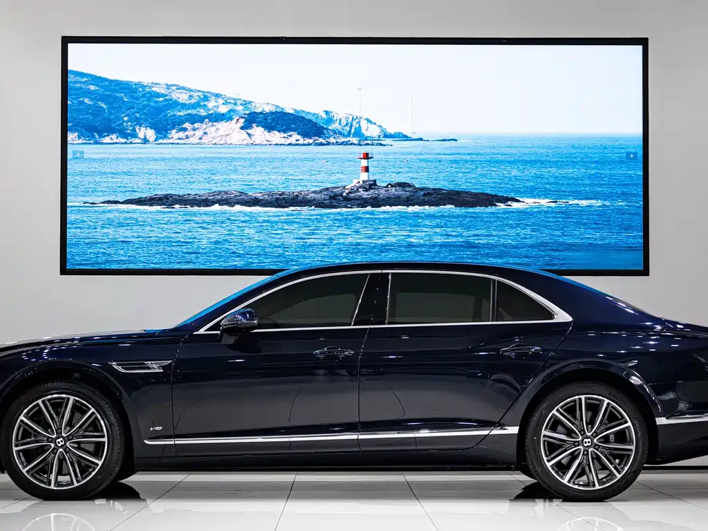 Bentley Flying Spur — миниатюра 4