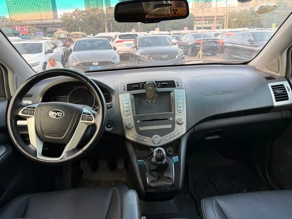 BYD S6 — миниатюра 8