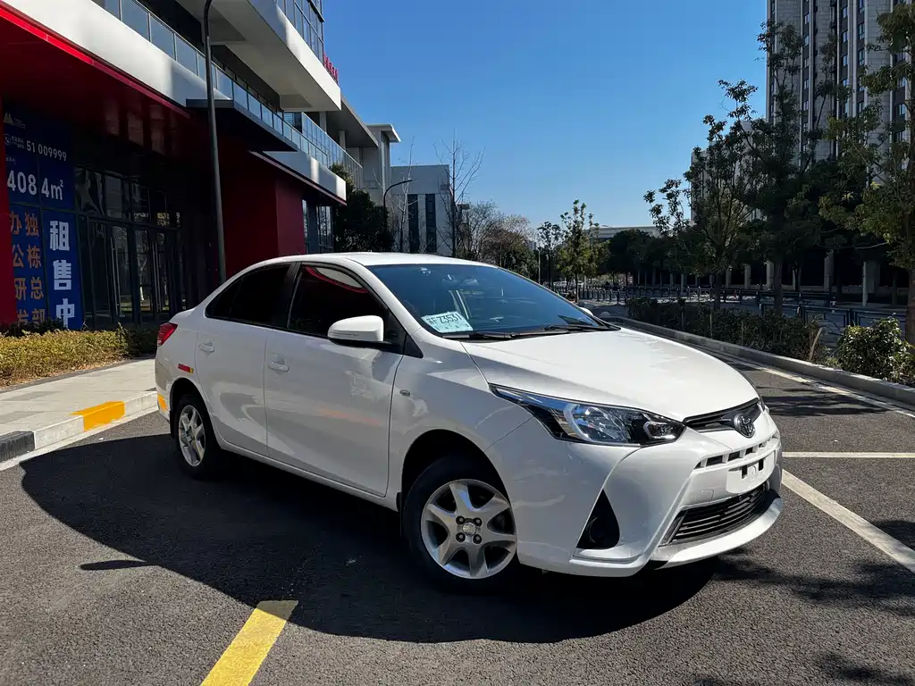 TOYOTA YARIS L TO ENJOY