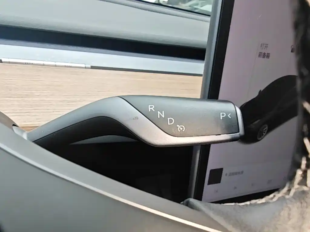 Tesla Model 3 — миниатюра 14