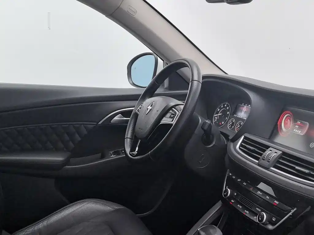 Borgward BX7 — миниатюра 22