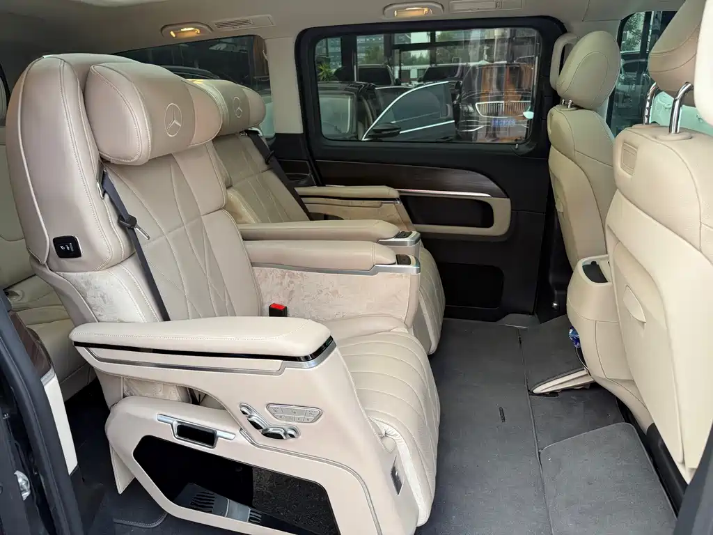 Mercedes-Benz V-Class — миниатюра 12