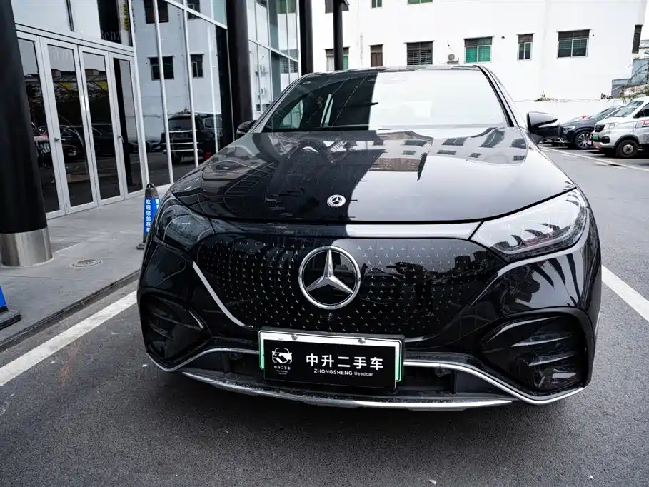 MERCEDES-BENZ EQE SUV