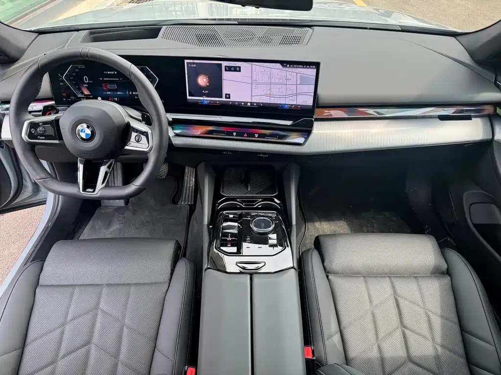 Заказать BMW 5 Series (Import) 2026 года за 7 865 163 ₽  из Китая