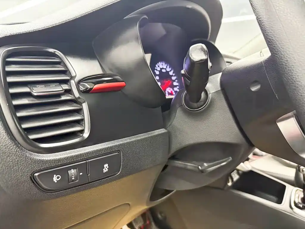 Kia KX Cross — миниатюра 11