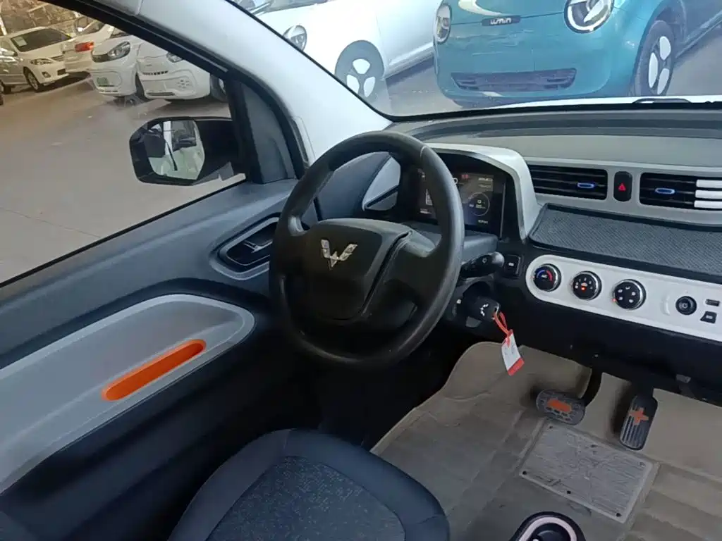 Wuling MINIEV — миниатюра 11