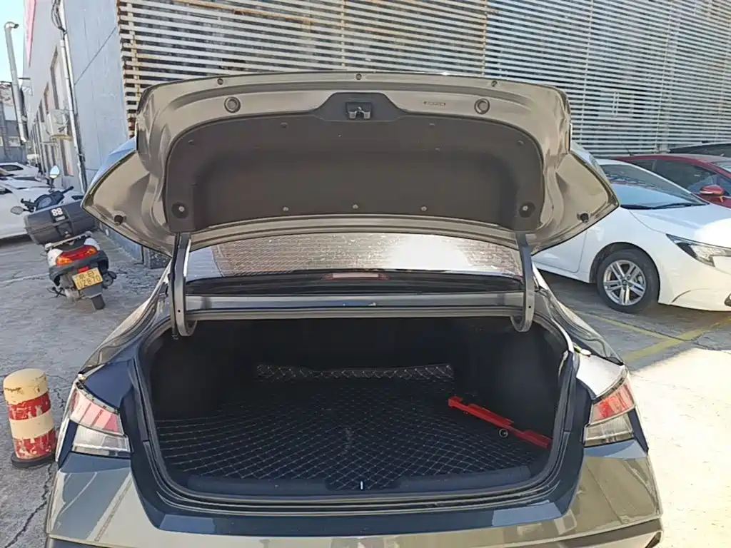 Hyundai Elantra — миниатюра 19