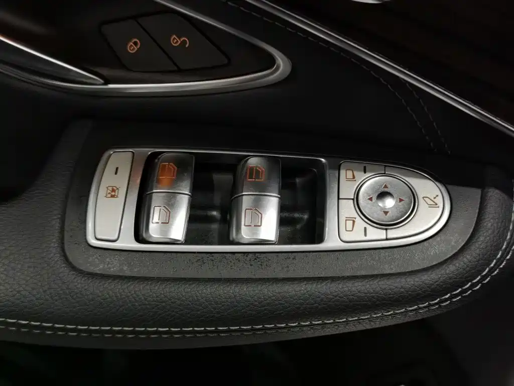 Mercedes-Benz GLC — миниатюра 9