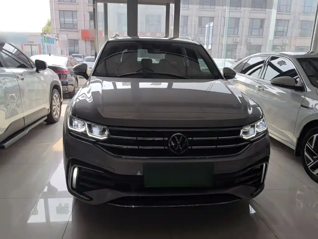 Volkswagen Tiguan L PHEV — миниатюра 3