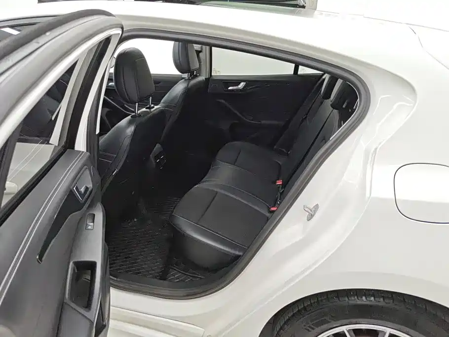 Ford Focus — миниатюра 11