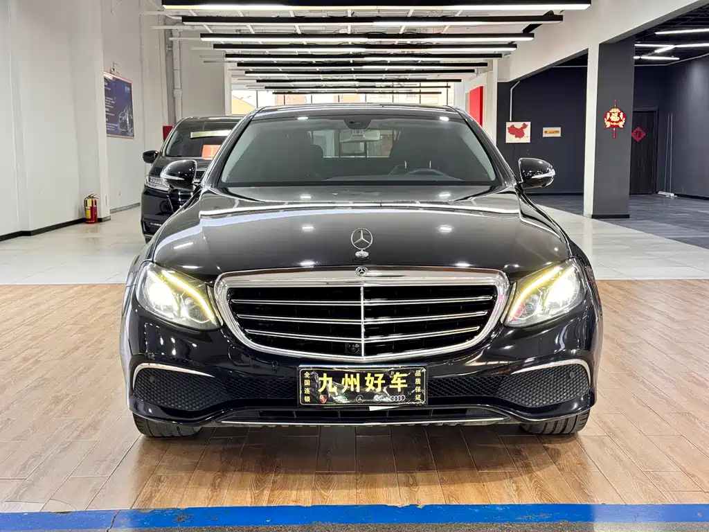 Mercedes-Benz E-Class — миниатюра 2