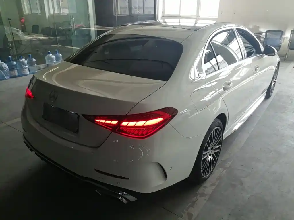 Mercedes-Benz C-Class — миниатюра 7