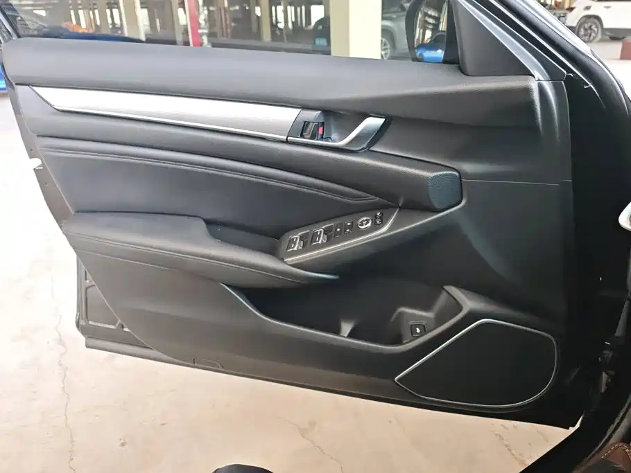 Honda Accord — миниатюра 7