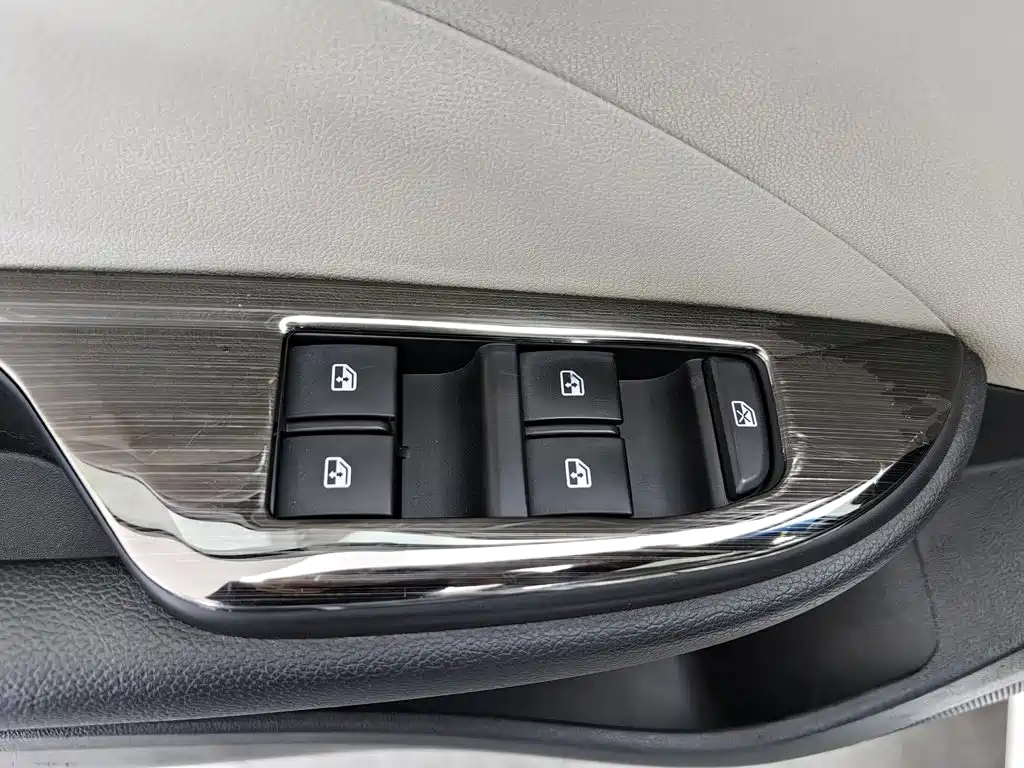 Buick Excelle — миниатюра 9