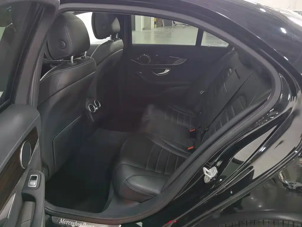 Mercedes-Benz C-Class — миниатюра 15