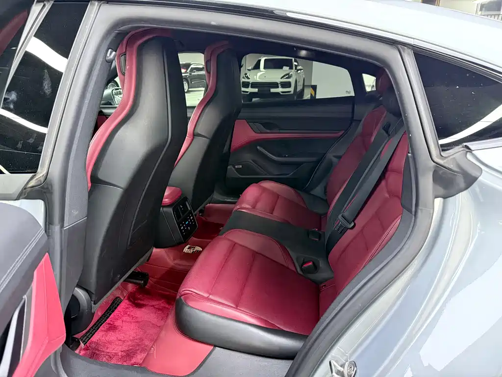 Porsche Taycan — миниатюра 7