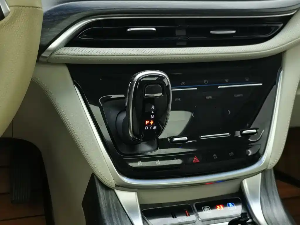 Buick GL8 — миниатюра 13
