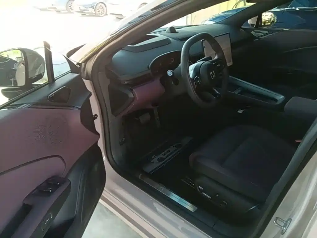 Zeekr 007GT — миниатюра 16