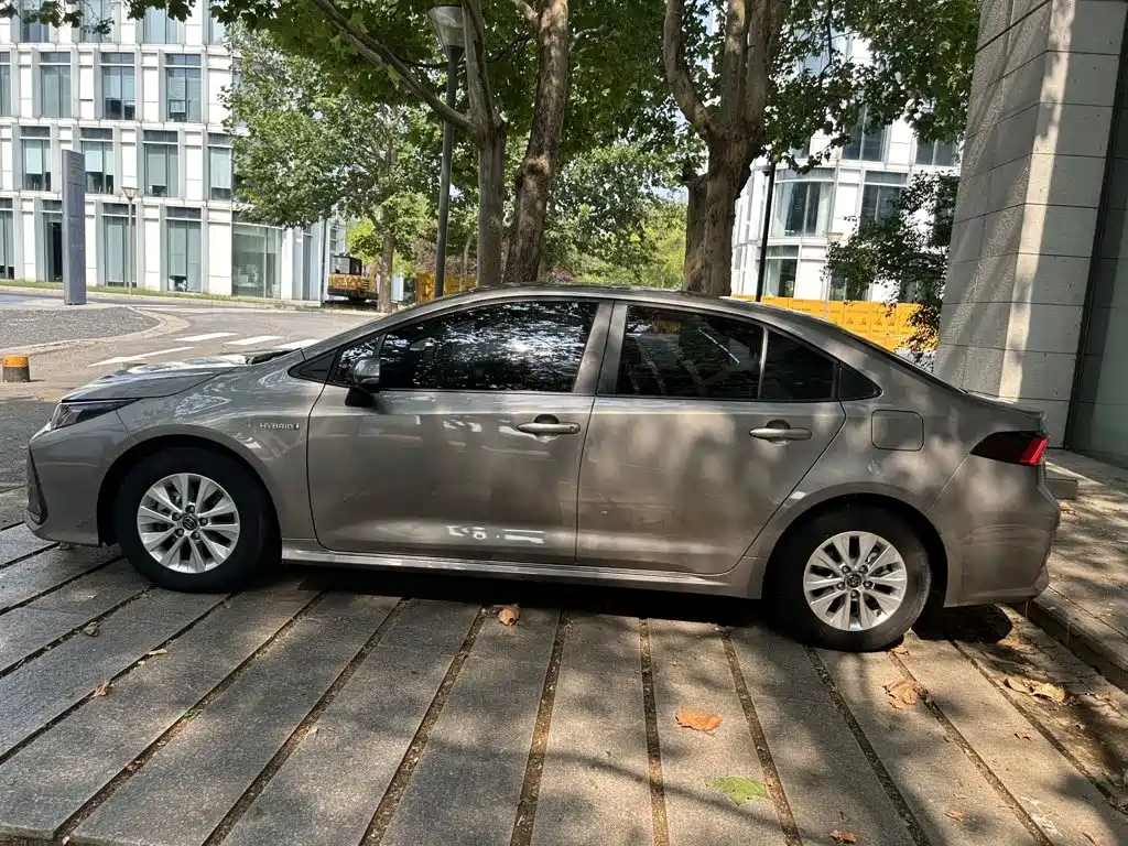 Toyota Corolla — миниатюра 6