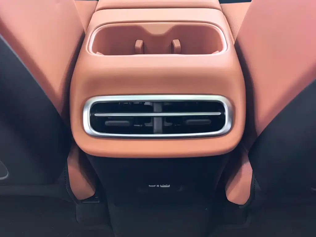 Leapmotor Leapmotor C10 — миниатюра 7