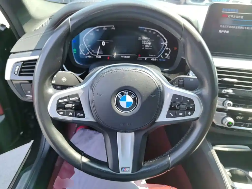 BMW 5 Series New Energy — миниатюра 11