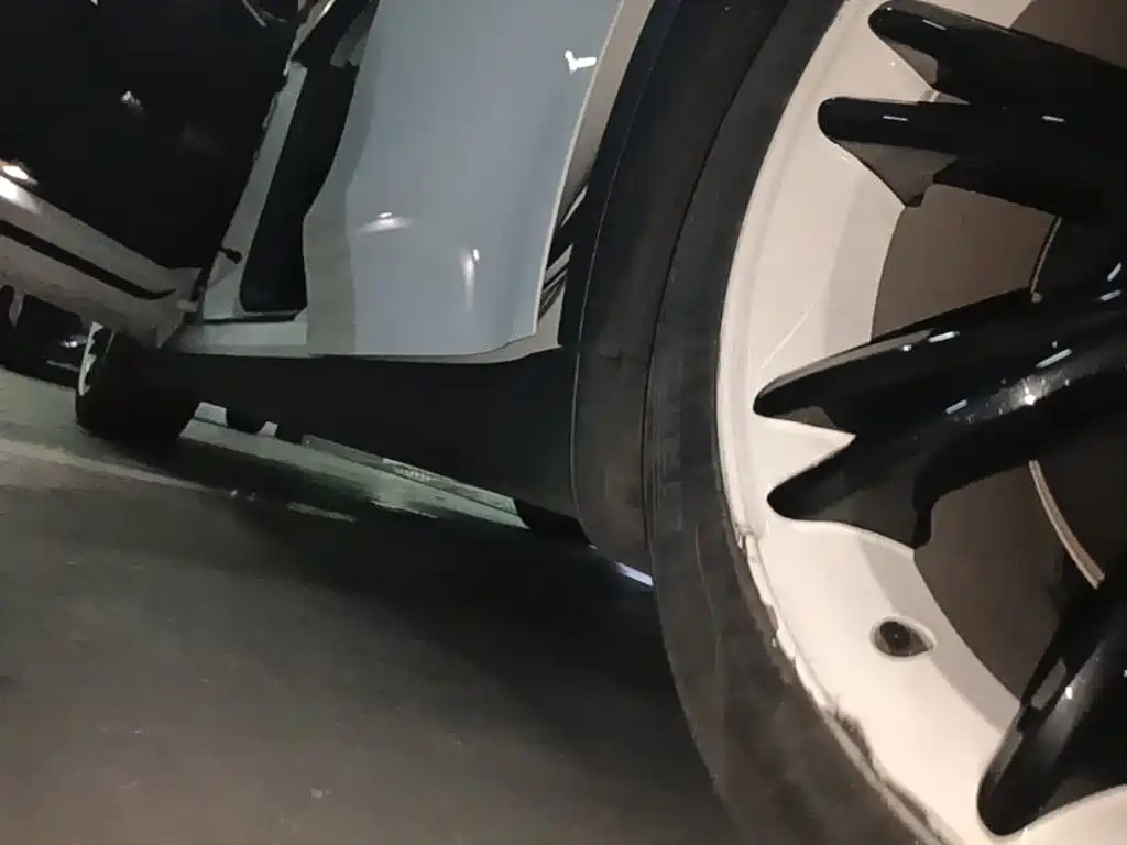 Tesla Model Y — миниатюра 22