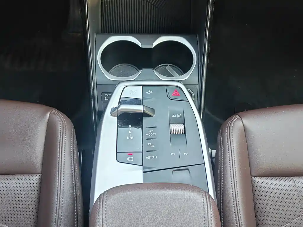 BMW iX1 — миниатюра 19