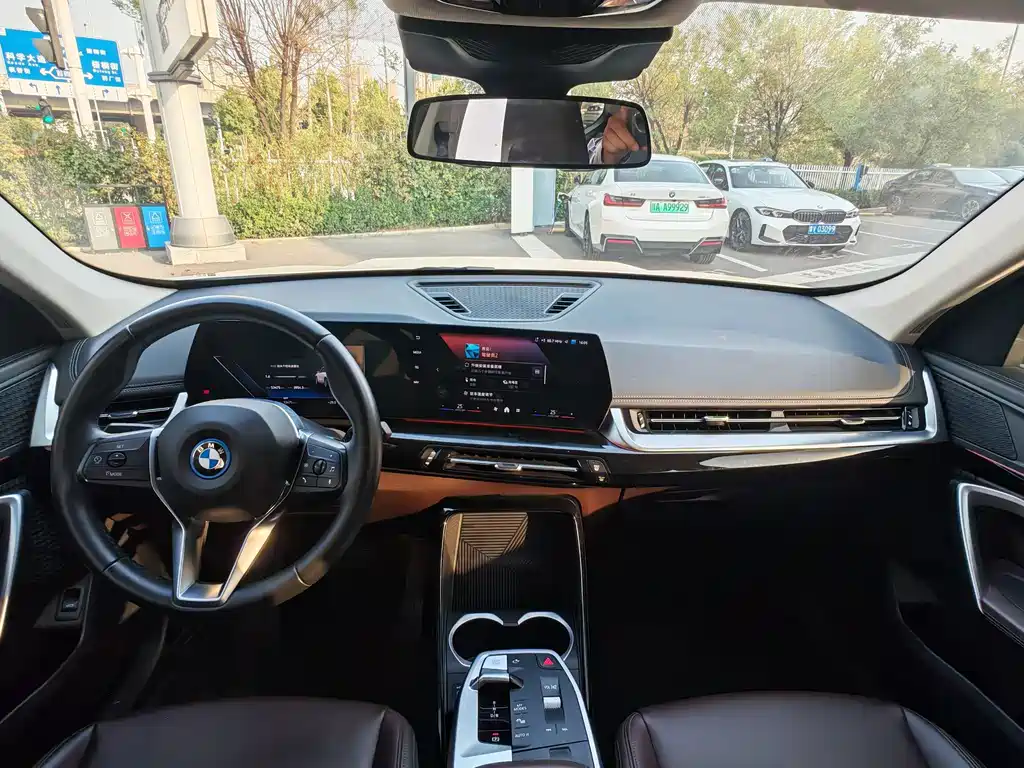 BMW iX1 — миниатюра 16