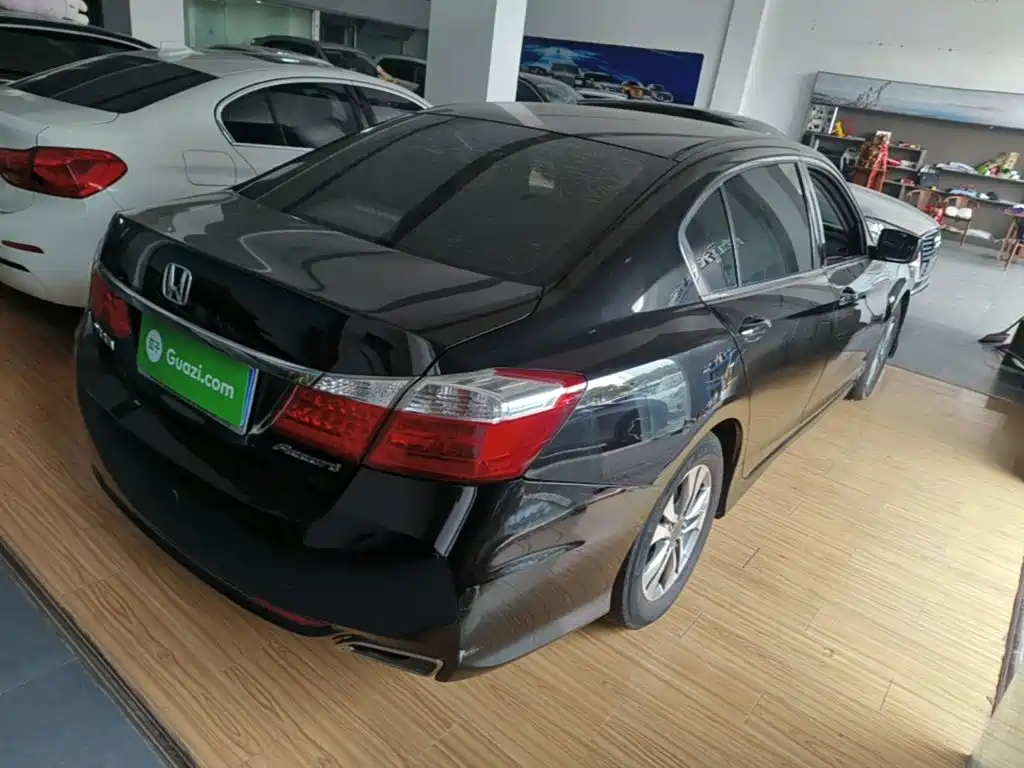 Honda Accord — миниатюра 7