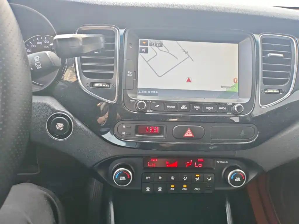 Kia Carens — миниатюра 13