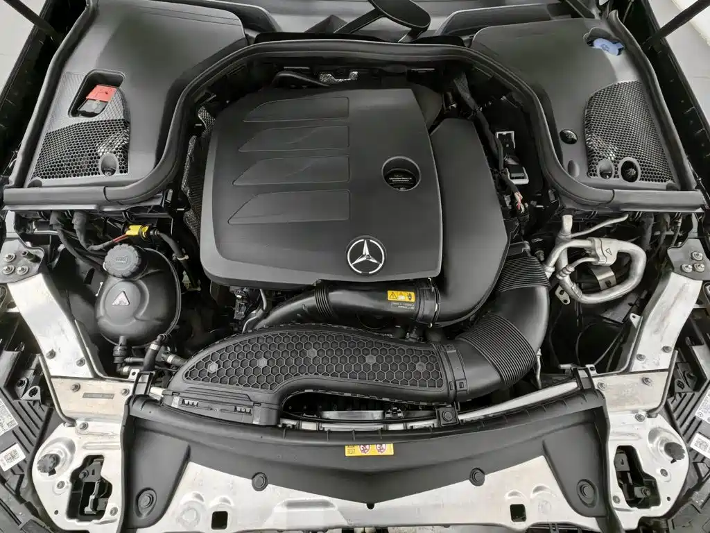 Mercedes-Benz E-Class — миниатюра 6