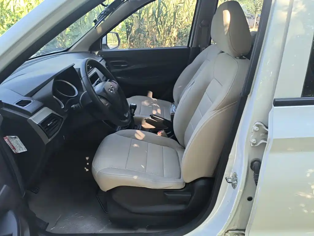 Wuling Hongguang — миниатюра 15