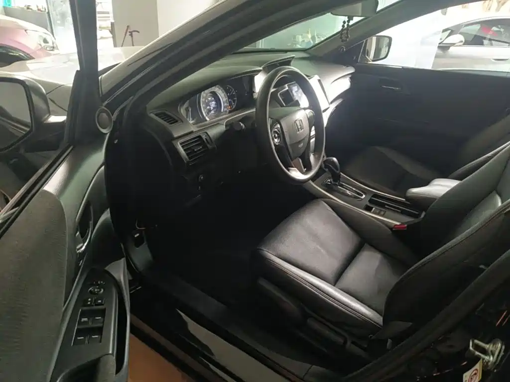 Honda Accord — миниатюра 16