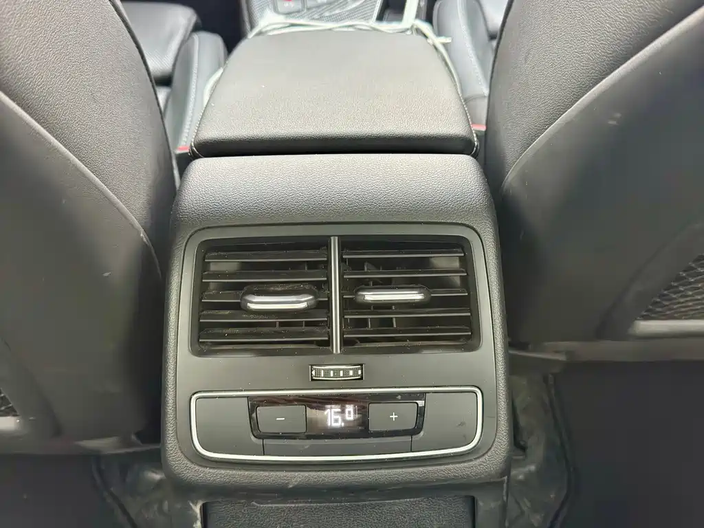 Audi A4L — миниатюра 12