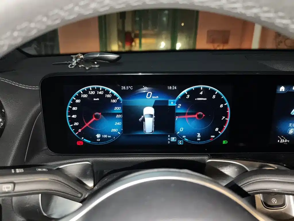 Mercedes-Benz GLB — миниатюра 7