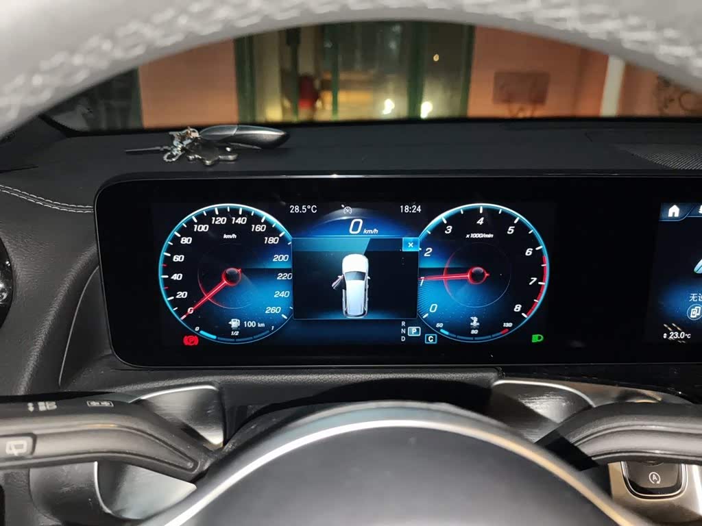 Mercedes-Benz GLB 1.3 л 2022 г. Белый, пробег 6400 км