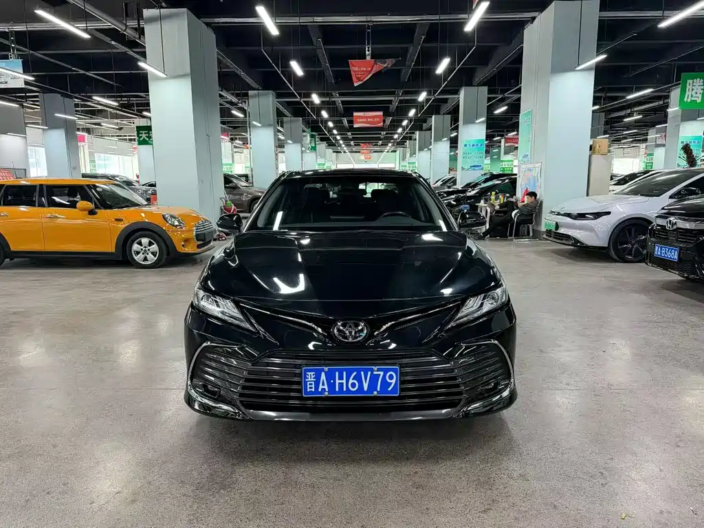 Toyota Camry — миниатюра 2